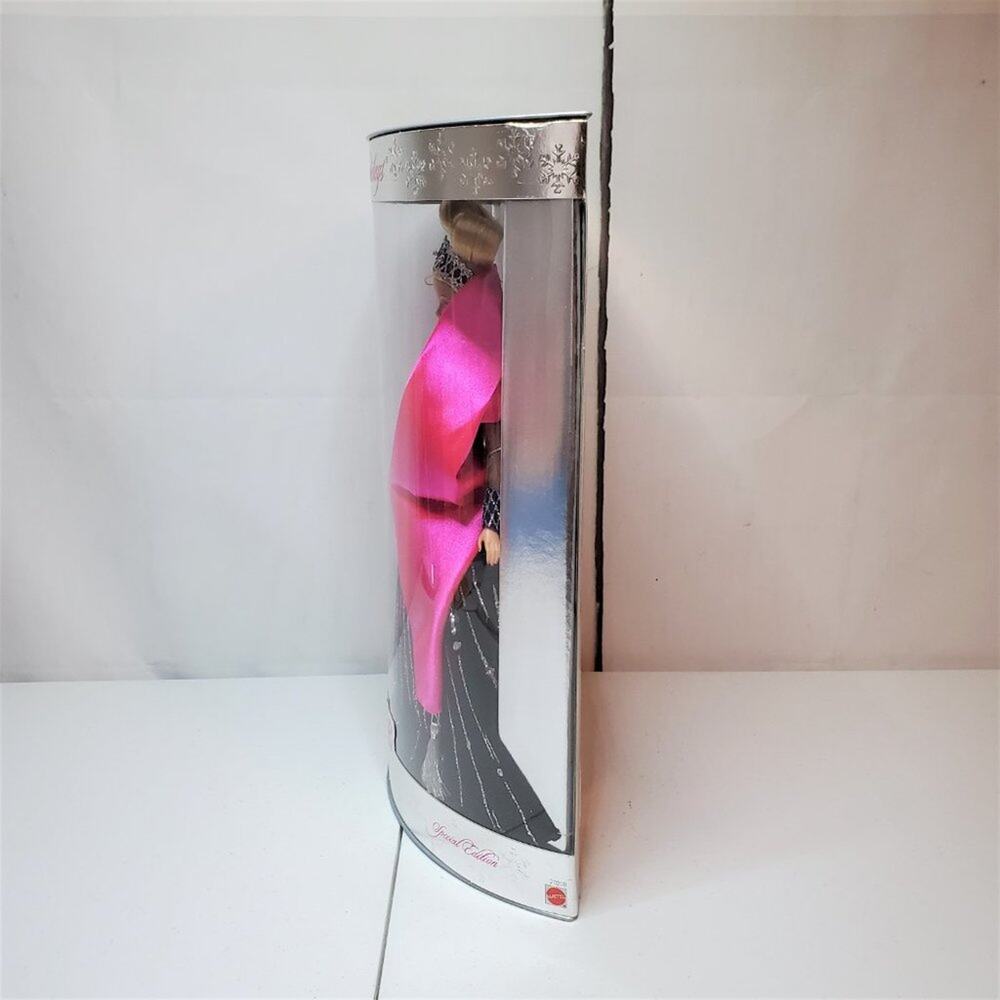 Mattel 1998 Happy Holidays Barbie Special Edition Collectible Doll NRFB - Picture 10 of 11